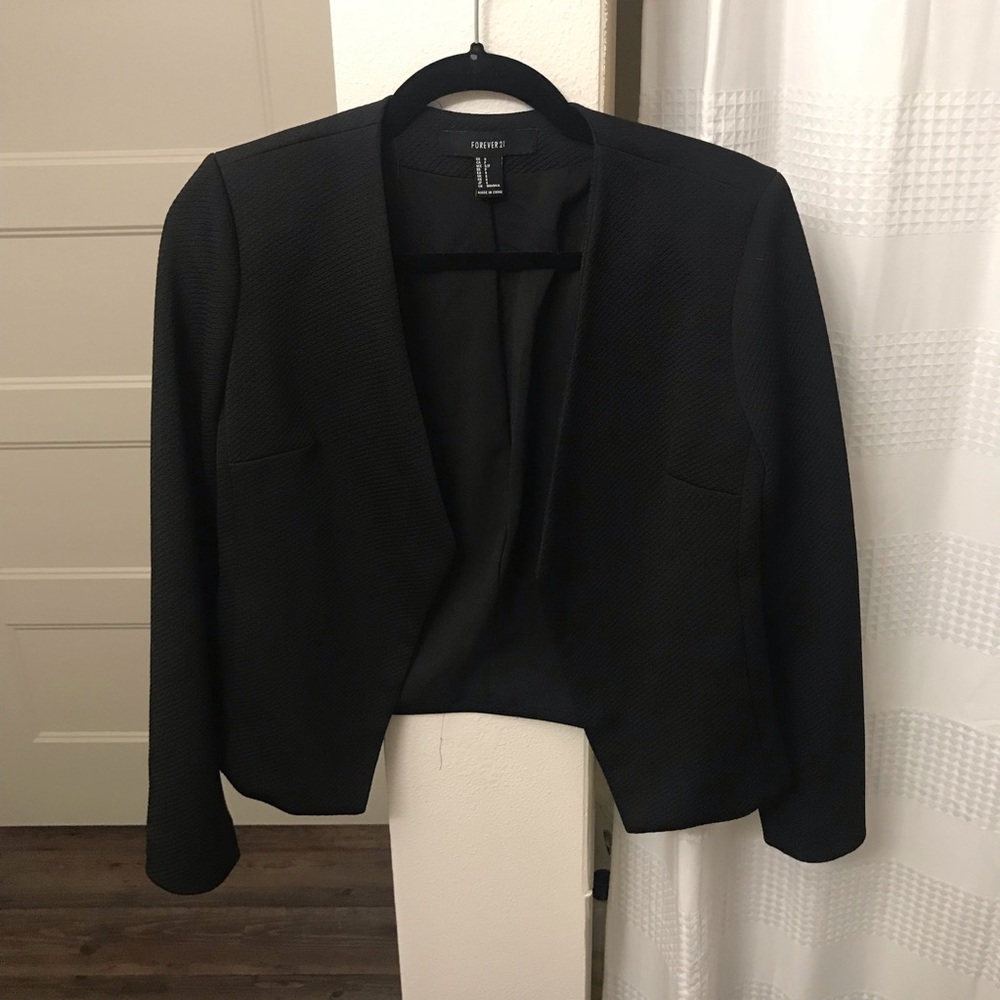 Black cropped blazer